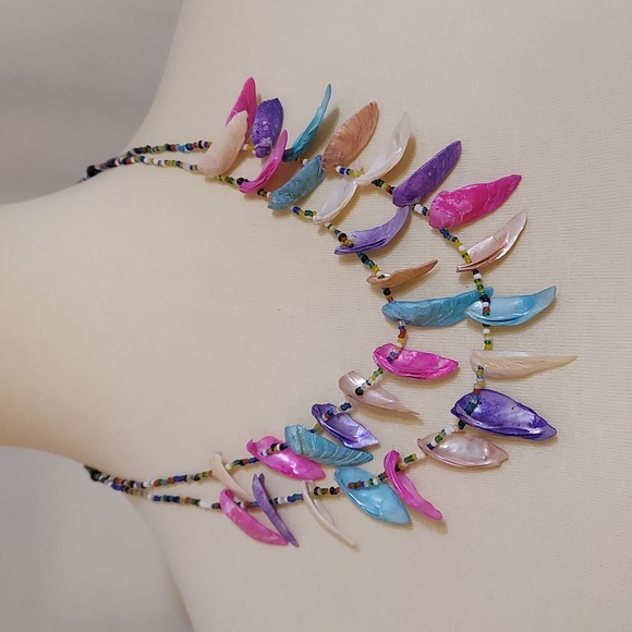 Multicolor Shell Necklace - Picture 10 of 10